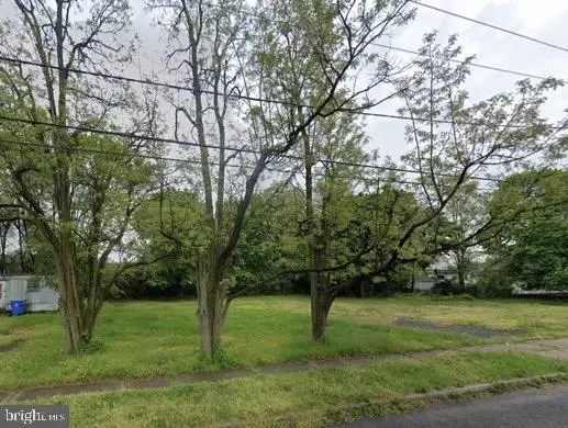 30 E 2nd St, Burlington, NJ 08016 - #1