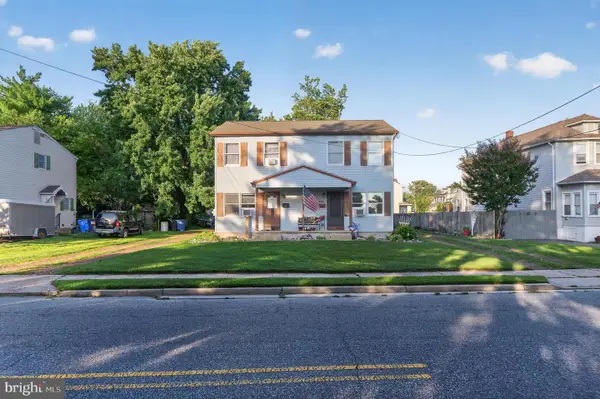 707 N Forklanding Rd, MAPLE SHADE, NJ 08052