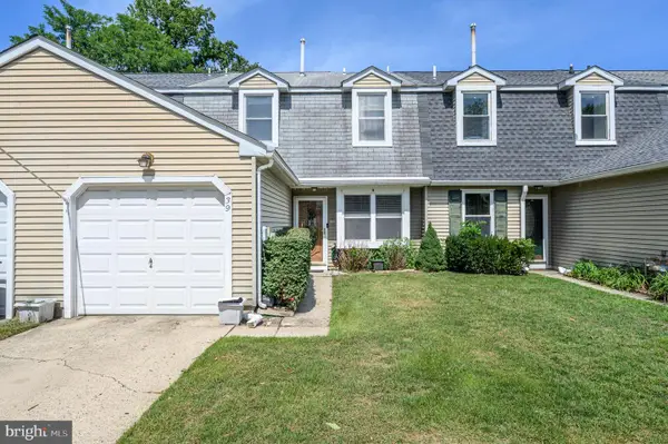 39 River Bank Dr, ROEBLING, NJ 08554