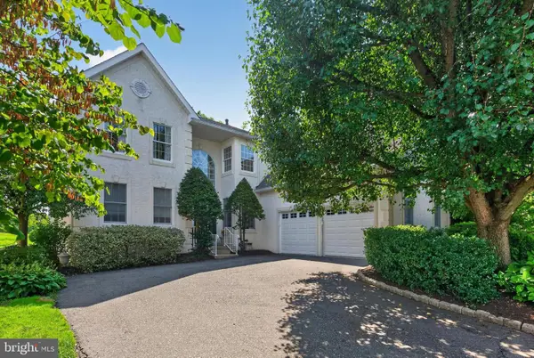 135 Augusta Dr, MOORESTOWN, NJ 08057