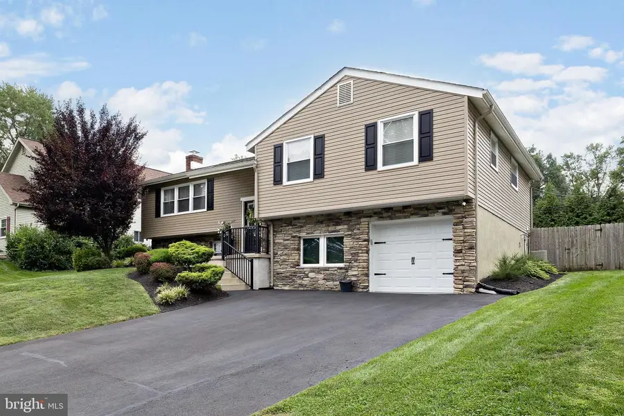 247 Belaire Dr, Mount Laurel, NJ 08054 - #3