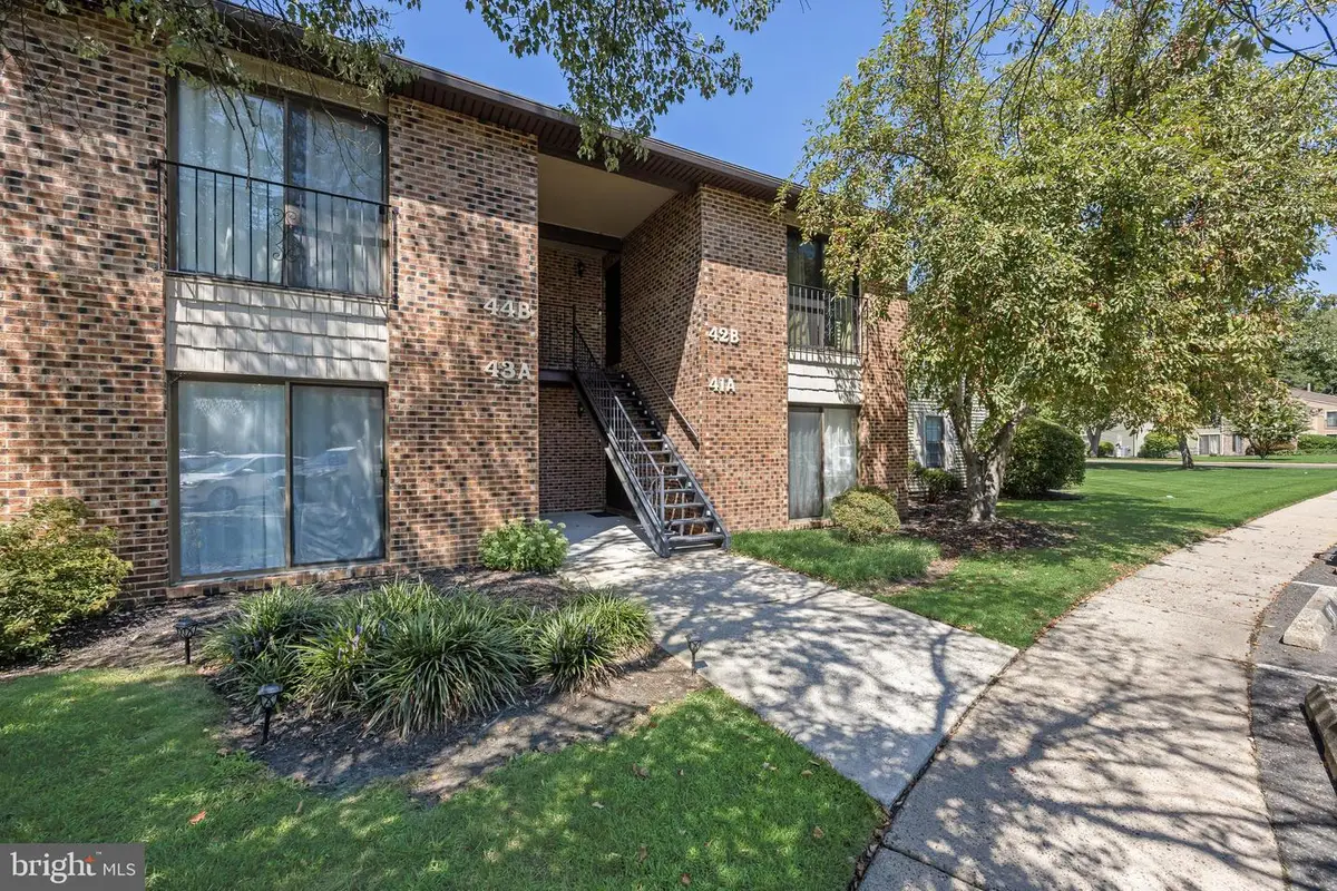 42 W Bluebell Ln, Mount Laurel, NJ 08054 - #1