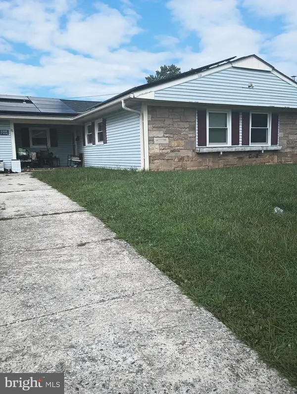 81 Executive Ln, WILLINGBORO, NJ 08046