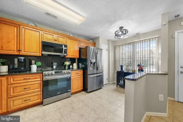 205 Royal Dr, EVESHAM, NJ 08053