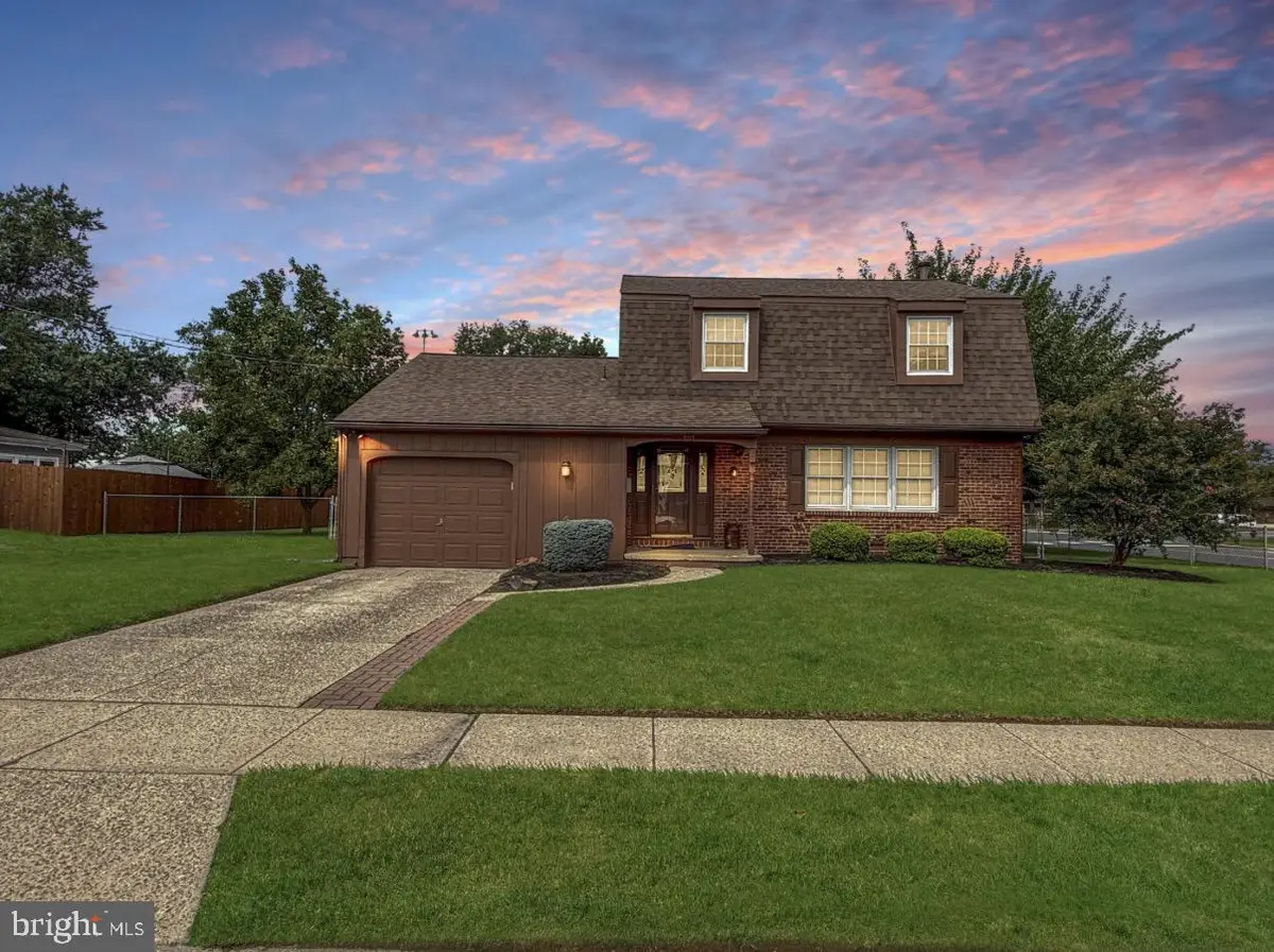 901 Schisler Dr, Florence, NJ 08518 - #1