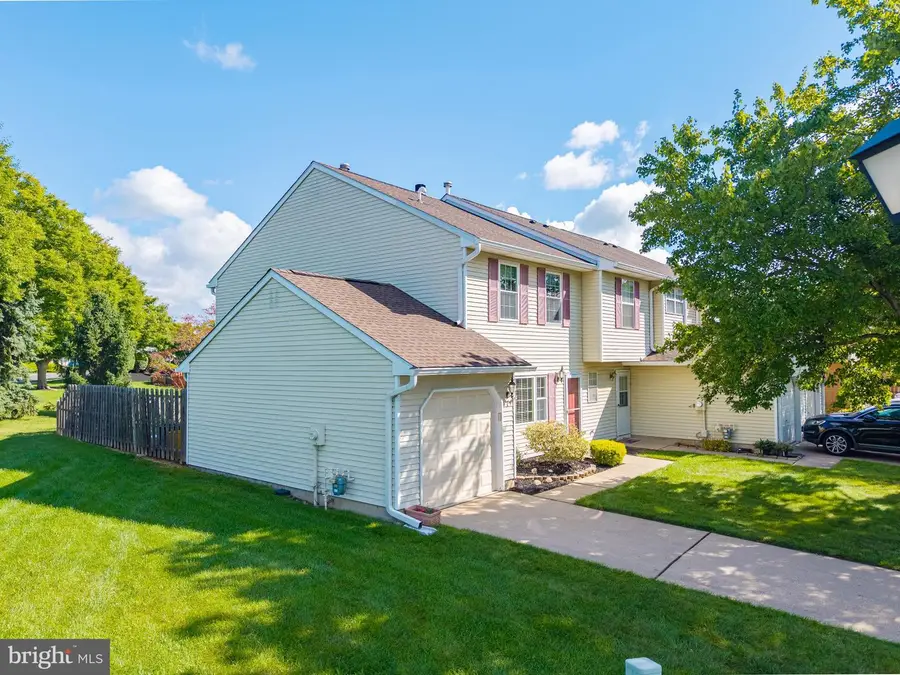 7 Norfolk Ct, Bordentown, NJ 08505 - #2