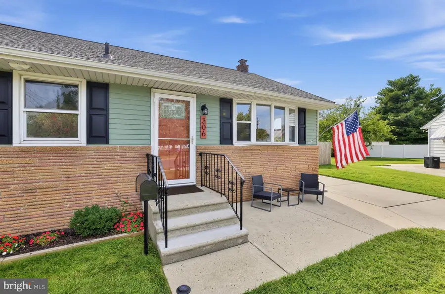306 Veterans Dr, Palmyra, NJ 08065 - #2