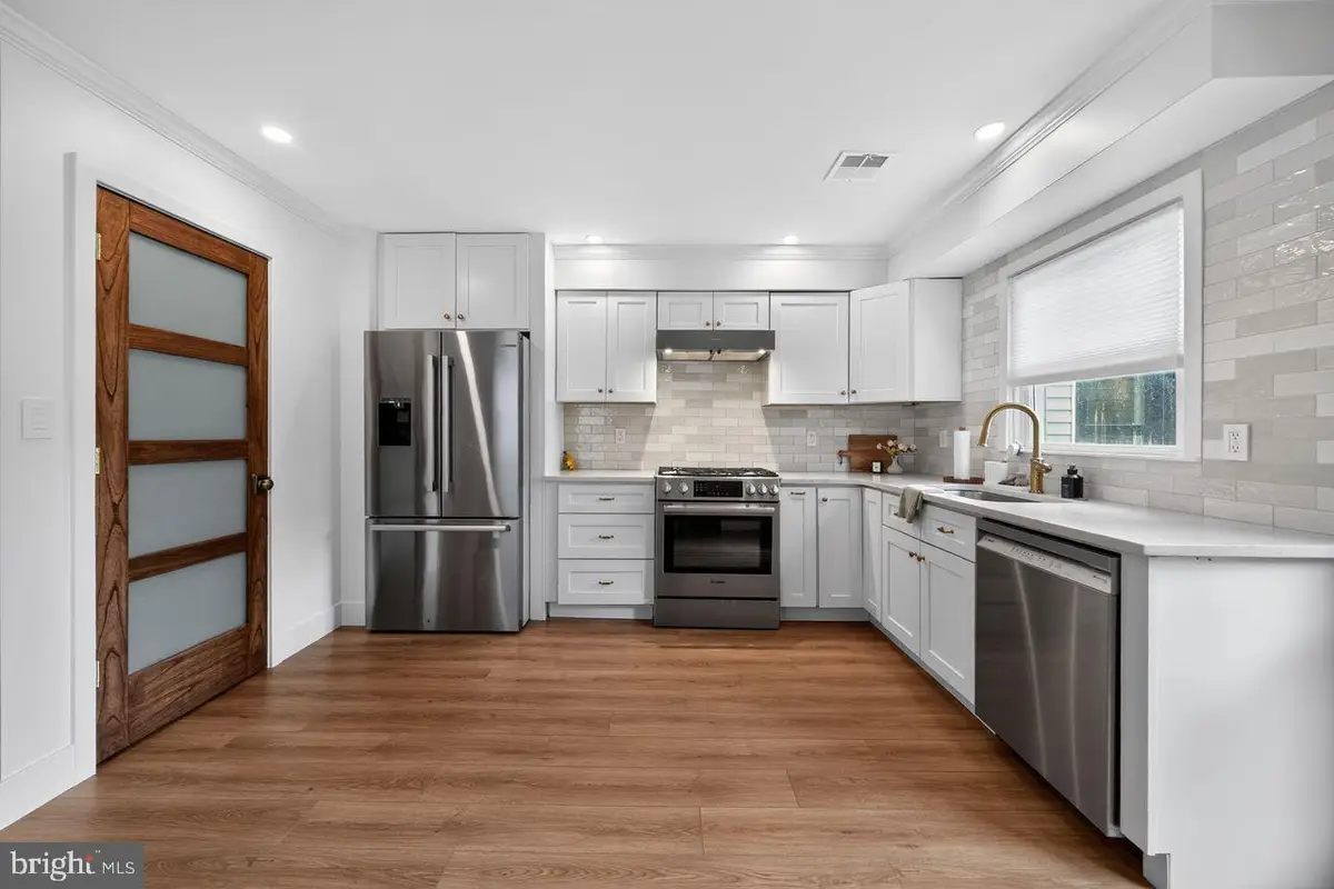 10 E Sutton Ave, Moorestown, NJ 08057 - #1