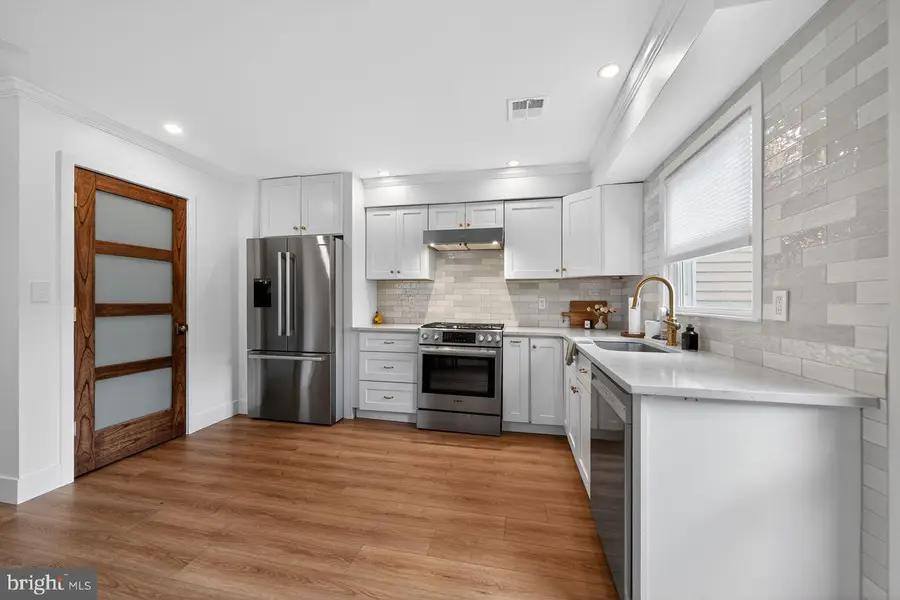 10 E Sutton Ave, Moorestown, NJ 08057 - #2