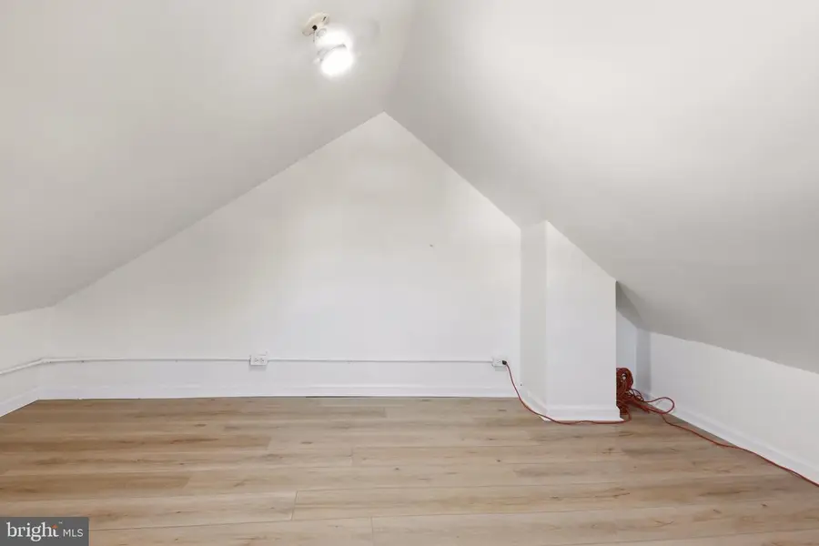 216 Barclay St, Burlington, NJ 08016 - #3