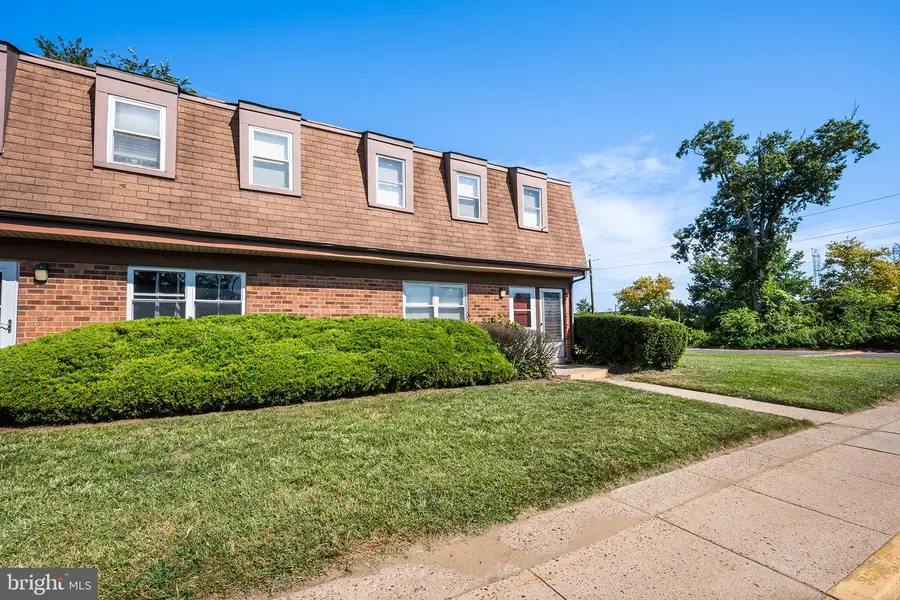 847 Henri Ct, Burlington, NJ 08016 - #2