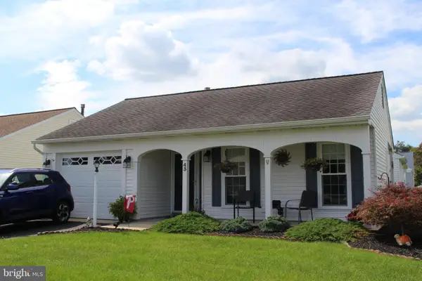 43 Stratford Rd, SOUTHAMPTON, NJ 08088