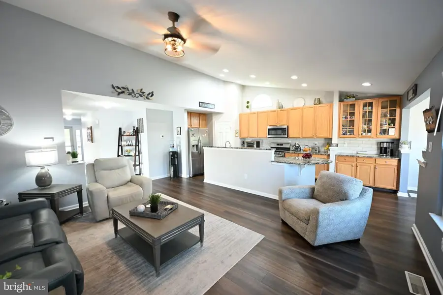 25 Abrams Dr, Florence, NJ 08518 - #3