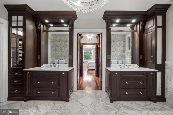 310 E Central Ave, MOORESTOWN, NJ 08057