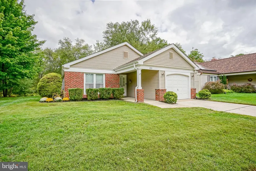 220 N Plymouth Ct, Leisuretowne, NJ 08088 - #2