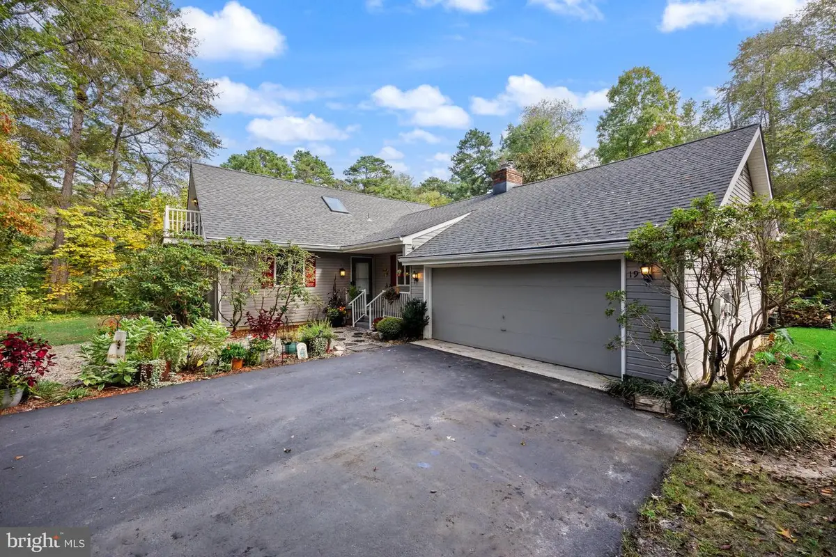 19 Robbins Way, Southampton, NJ 08088 - #1