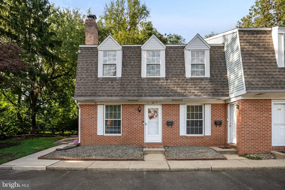 303 Dawson St #101, Moorestown, NJ 08057 - #1