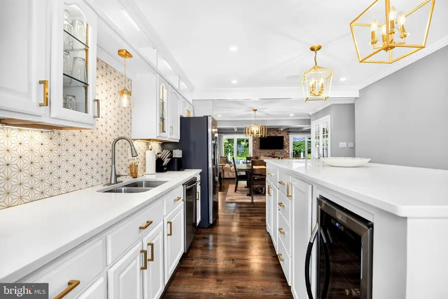 4 Farnwood Rd, Mount Laurel, NJ 08054 - #2