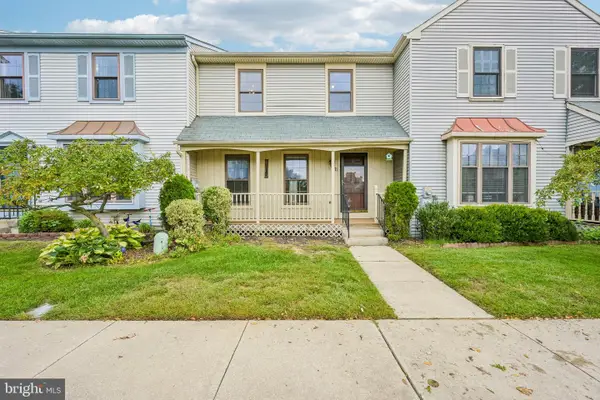 11 Riesling Ct, MARLTON, NJ 08053