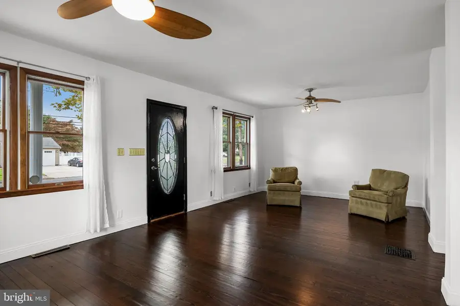 172 E Delaware Ave, Florence, NJ 08518 - #3