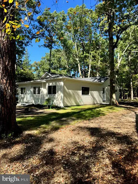 51 Bishop St, PEMBERTON, NJ 08015