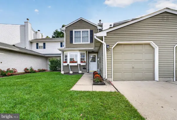 15 Norfolk Ct, BORDENTOWN, NJ 08505