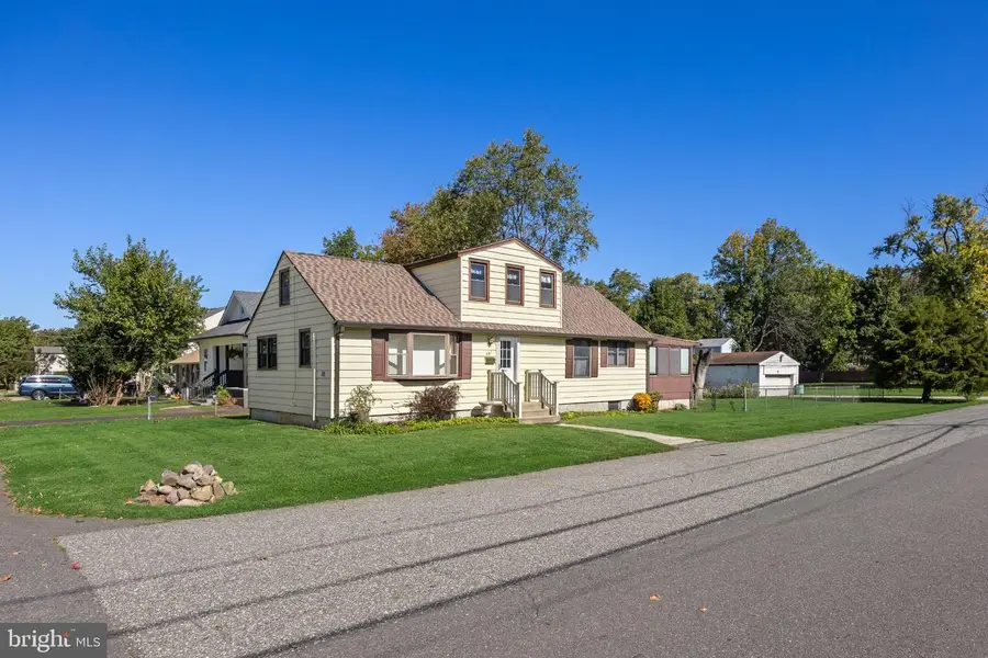 501 Greenwood Ave, Maple Shade, NJ 08052 - #2
