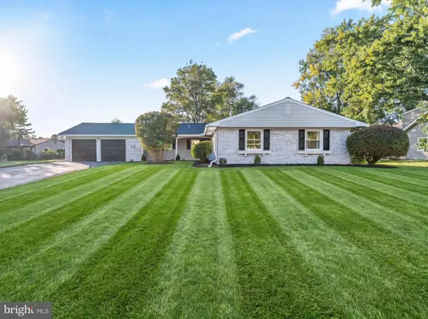 10 Thornhill Ln, WILLINGBORO, NJ 08046