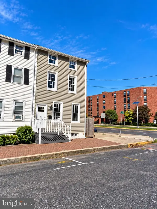 208 St Mary St, BURLINGTON, NJ 08016