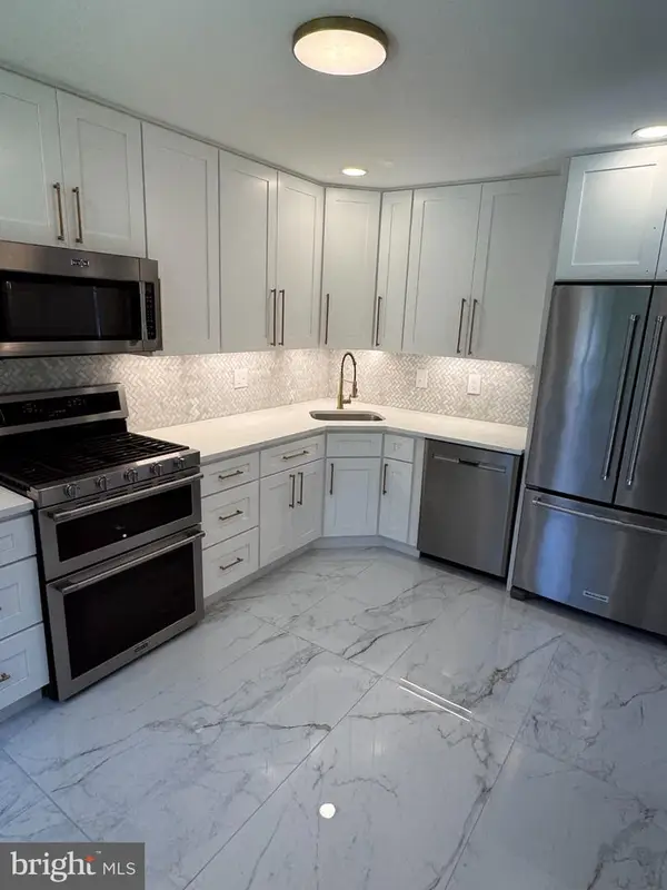 305 Kettering Ct, MARLTON, NJ 08053