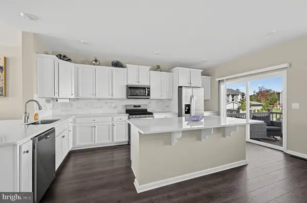 38 Rome Way, MT LAUREL, NJ 08054