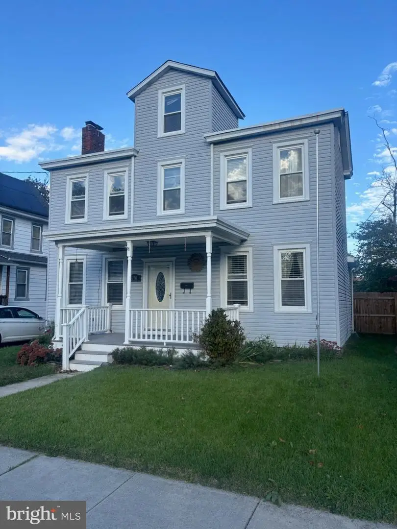 520 Broad St, Beverly, NJ 08010 - #1