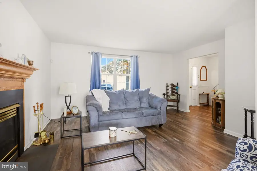 9 Roslyn Dr, Delran, NJ 08075 - #3