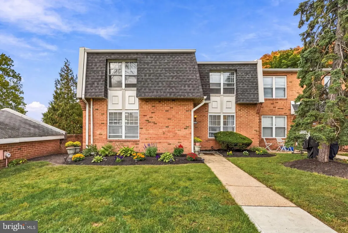 2093 Harbour Dr, Palmyra, NJ 08065 - #1