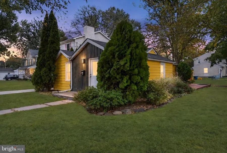 402 Shaver Dr, Florence, NJ 08518 - #2