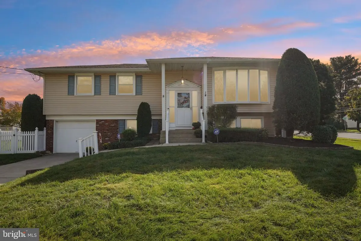 2 Hunter Dr, Delran, NJ 08075 - #1