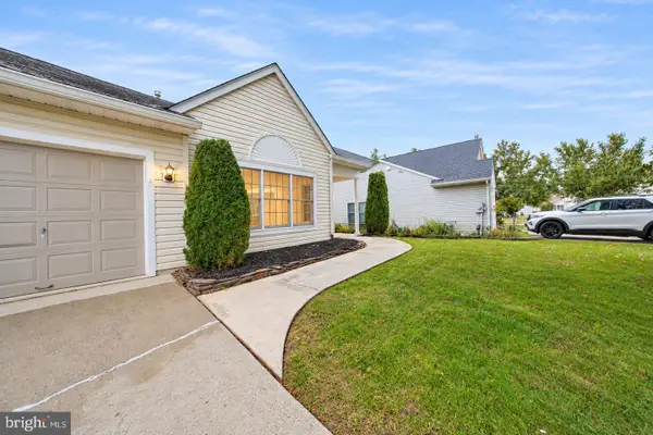 4 Parkview Cir, COLUMBUS, NJ 08022