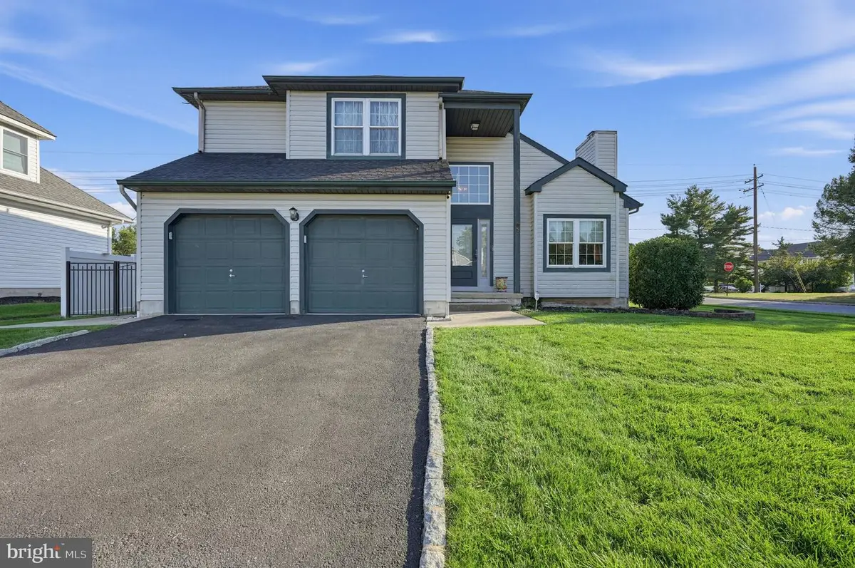 2 London Rd, Burlington, NJ 08016 - #1