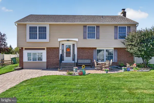 29 Candlewood Cir, MARLTON, NJ 08053
