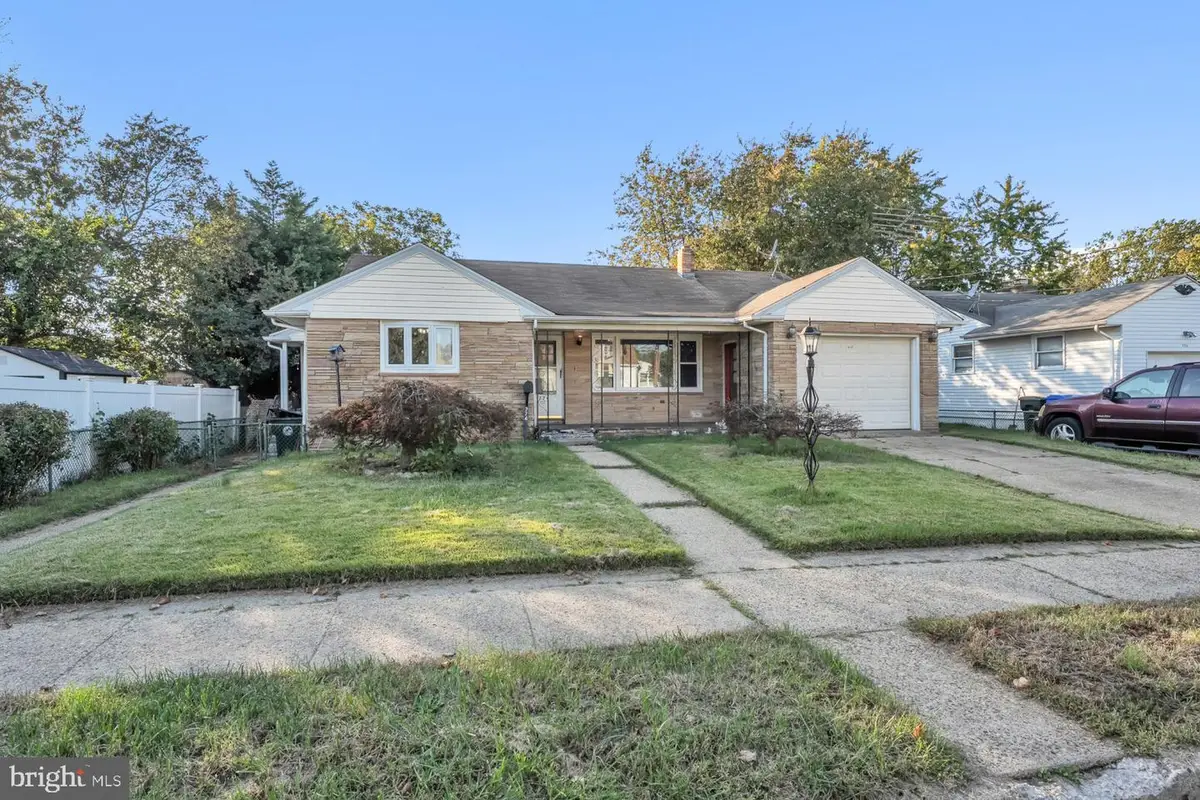 774 Charles St, Burlington, NJ 08016 - #1