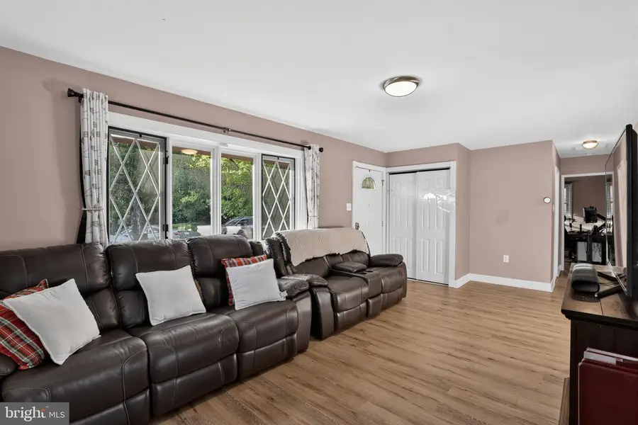 410 Magnolia Rd, Mount Laurel, NJ 08054 - #3