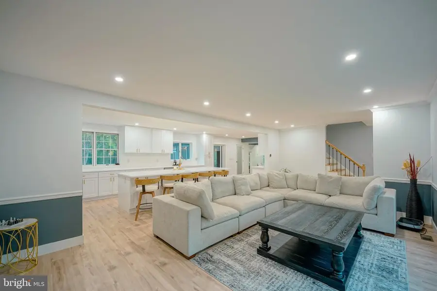 536 Perry Dr, Mount Laurel, NJ 08054 - #3