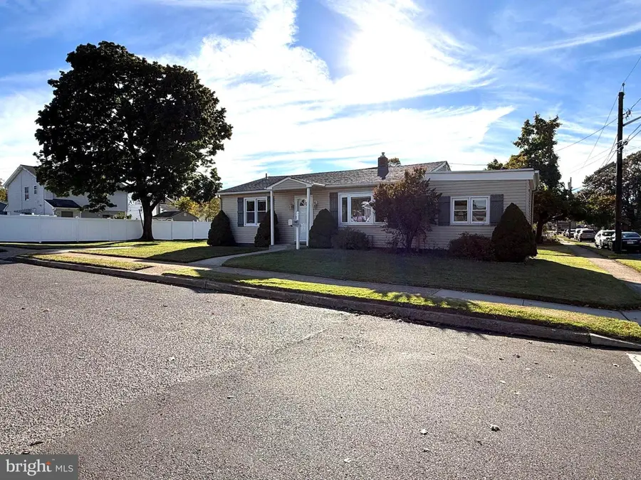 1002 Walnut St, Burlington, NJ 08016 - #3
