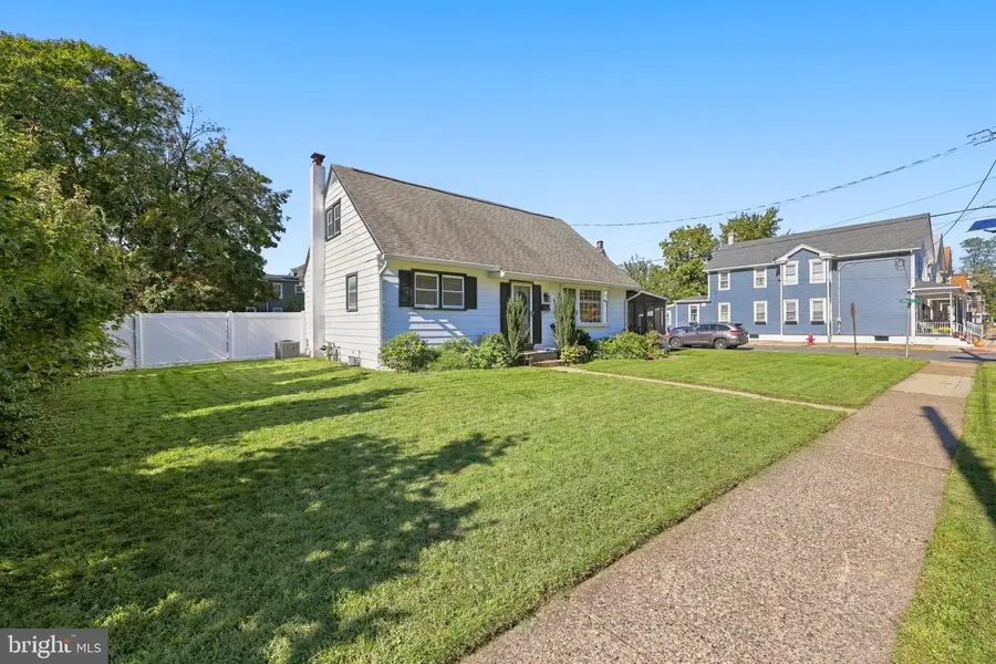 200 Conover St, Burlington, NJ 08016 - #2