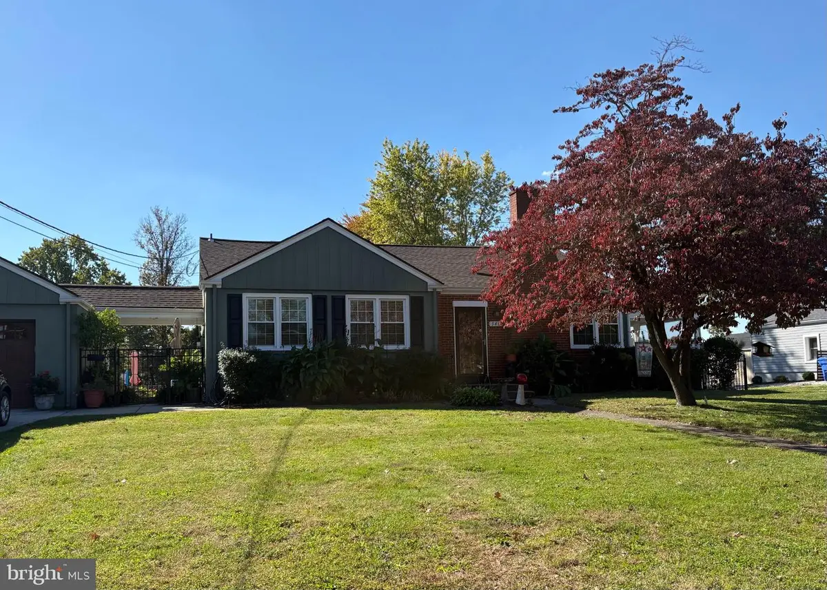546 S Forklanding Rd, Maple Shade, NJ 08052 - #1