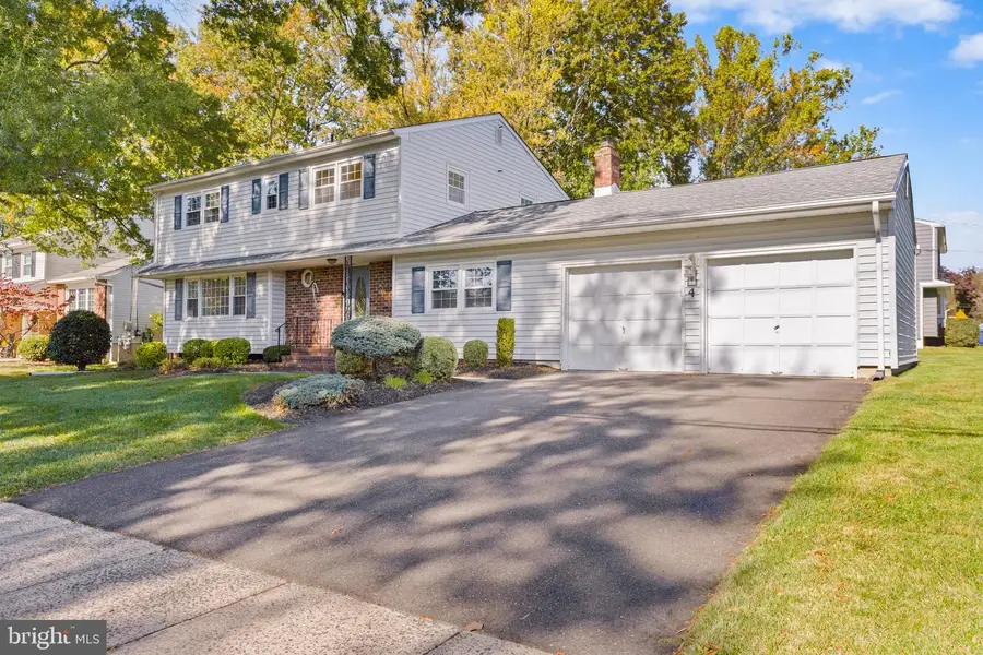 4 Arlington Rd, Bordentown, NJ 08505 - #2