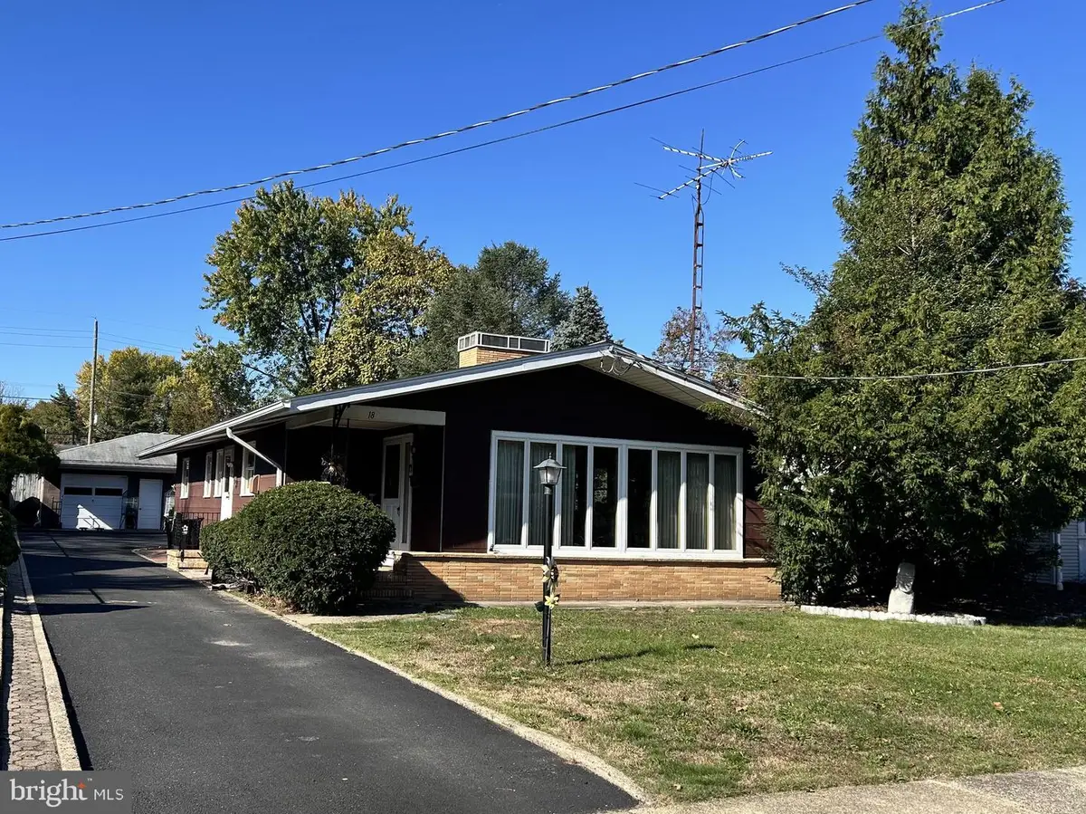 18 Center Ave, Delran, NJ 08075 - #1
