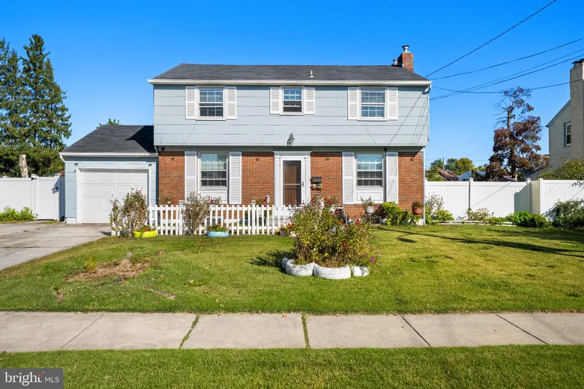 242 Hendrickson Ave, Beverly, NJ 08010 - #1