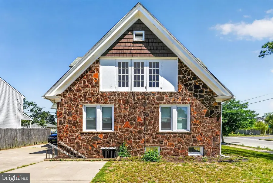 715 E Oak St, Millville, NJ 08332 - #3