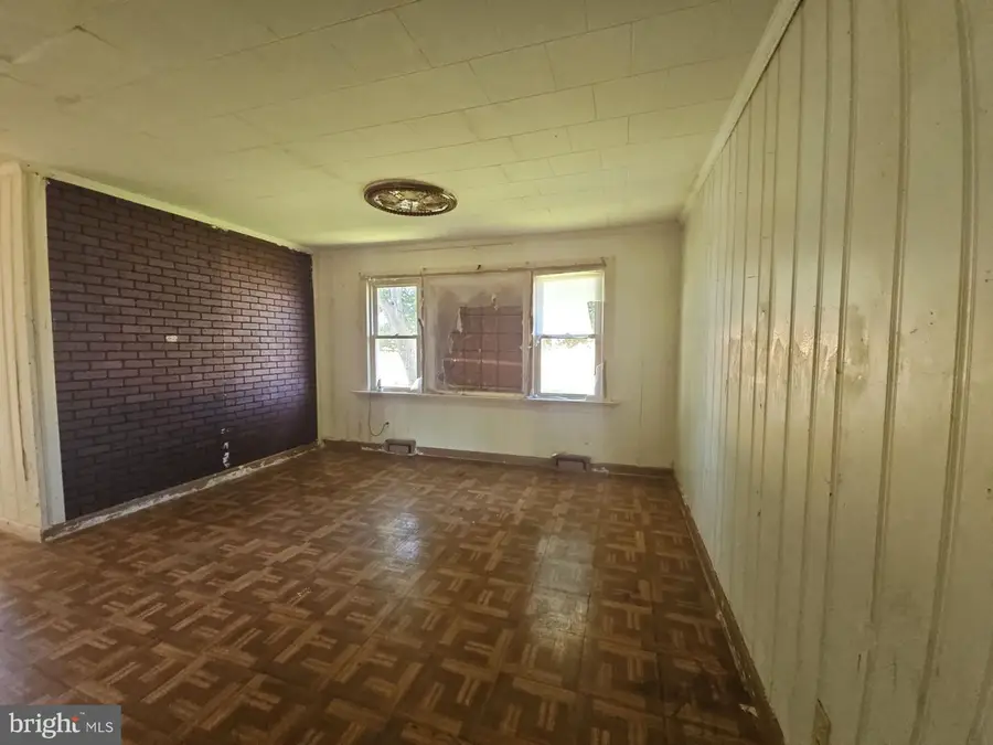 68 Lakeside Dr, Bridgeton, NJ 08302 - #3